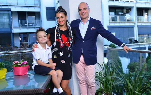 Sotia lui Rares Bogdan