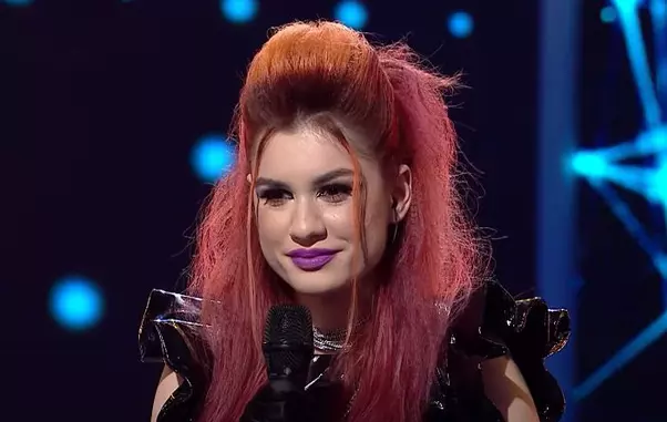 naomi-prie-superstar-1