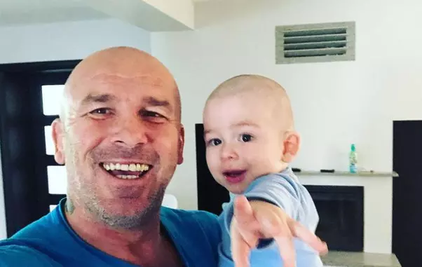 cine-e-sotia-lui-catalin-zmarandescu-1