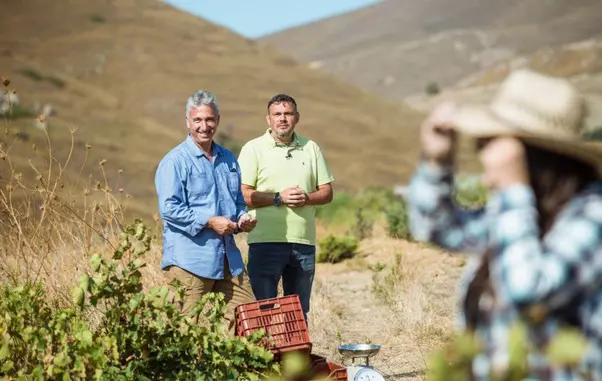 co-prezentatori-chefi-fara-limite-1