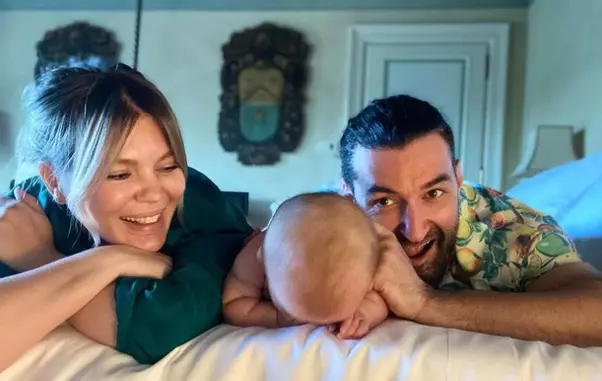 gina-pistol-smiley-vacanta-5