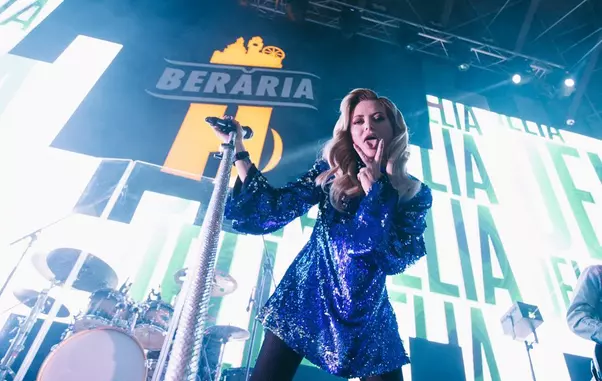 Delia concert de ziua sa