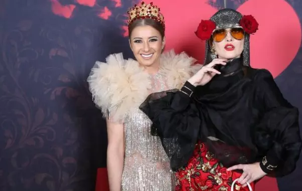 Iulia-Albu-a-imbracat-o-pe-Anamaria-Prodan