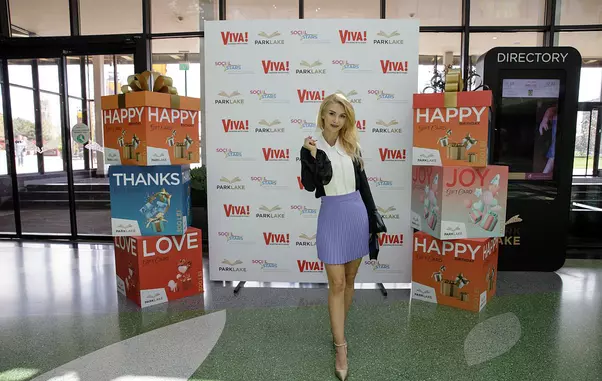 Viva-shopping-with-stars-1