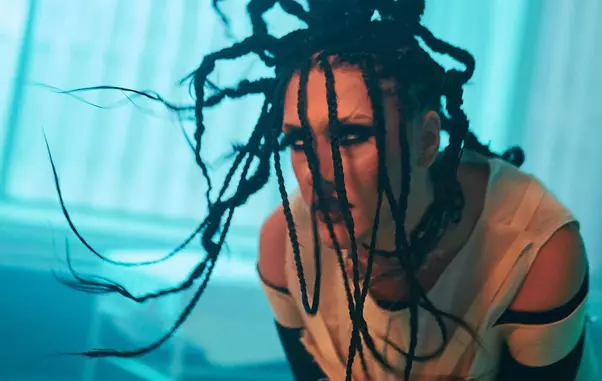 bruja-one-true-singer