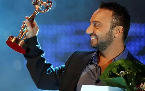 251729_153391864729692_204019_n