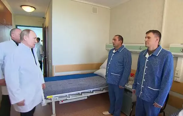 image-2022-05-25-25579336-41-vladimir-putin-facut-vizita-spital-din-moscova
