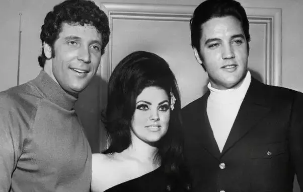 priscilla-presley-1