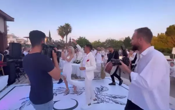 ARMIN SI CLAUDIA S-AU CASATORIT