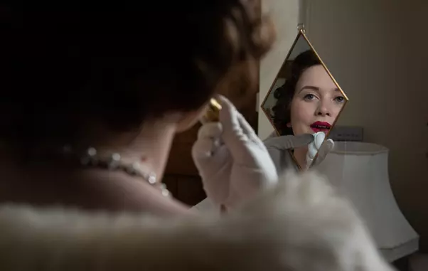 YOUNG QUEEN ELIZABETH LOOK-A-LIKE