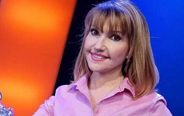 652x450_210762-marina-almasan-il-apara-pe-george-buhnici-lumea-vine-la-mare-sa-se-bucure-de-frumos-nu-de-revarsari-de-slana