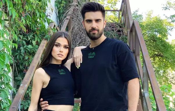 Cine-este-Alex-Leonte-fostul-iubit-al-lui-Theo-Rose.-Este-nepotul-celebrului-Nea-Marin-3