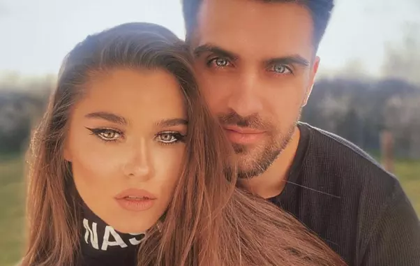 alex-leonte-theo-rose