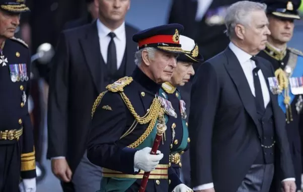 Printesa Anne si Regele Charles