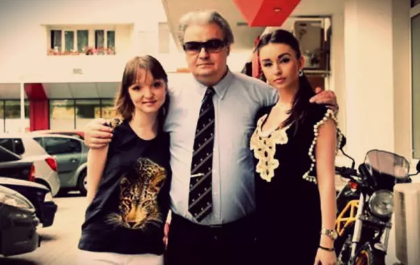 VADIM TUDOR SI FIICELE SALE