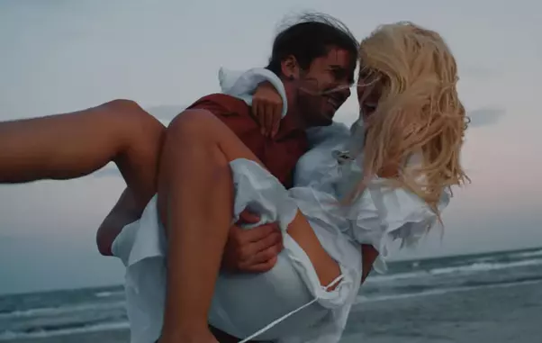 andreea-balan-barbat-misterios-1