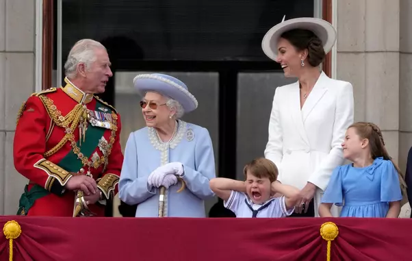 CORRECTION Britain Platinum Jubilee