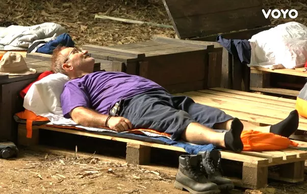 sunt-celebru-scoate-ma-de-aici-5