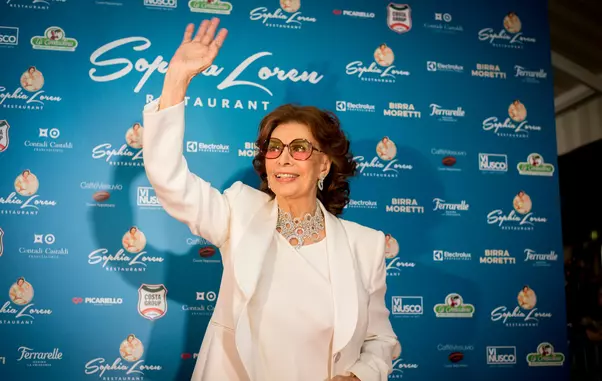 Italy: Sophia Loren inaugurates the restaurant dedicated to her