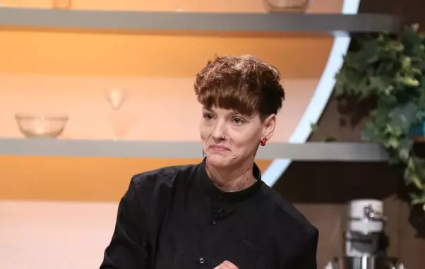 cine-este-roxana-crudu-oxi-4