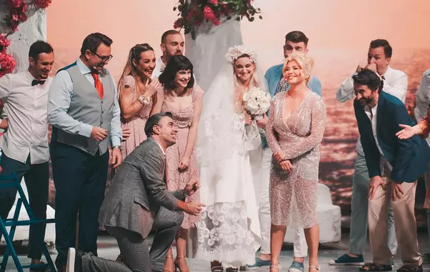 loredana-si-cornel-ilie-s-au-sarutat-pe-scena-7