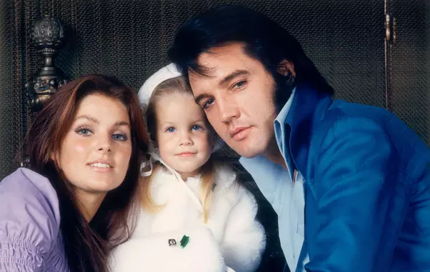 lisa-marie-presley-dead-at-54-19730101_99-d34af0549c3c4c73a10a2520ddffab76