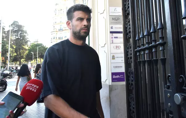 Shakira and Piqué meet with their lawyers to reach a settlement after their separation