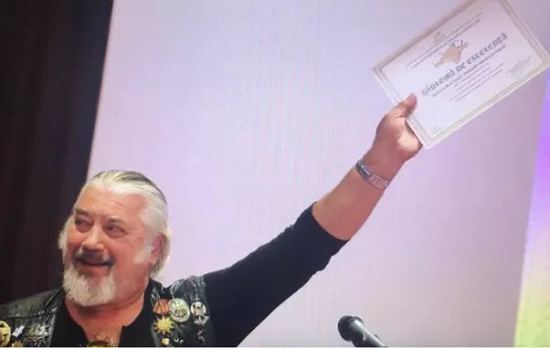 29101689_1352210154880799_6863598278651412480_n-2