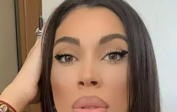 2022-11-24-14_42_39-raluca-pascu1.jpg-600600