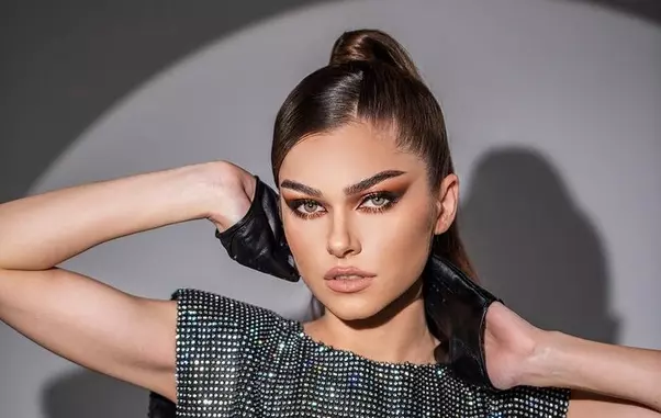 nea marin si theo rose