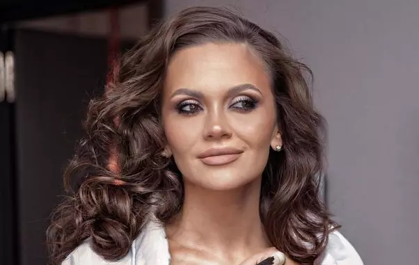cristina-siscanu-in-ipostaze-provocatoare-fara-sutien-sotia-lui-madalin-ionescu-a-furat-toate-privirile-1-crop-1652439054