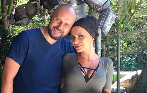 cu-ce-ramane-andreea-antonescu-dupa-divortul-de-actualul-sot.-va-avea-si-casa-la-capatul-celalalt-al-lumii-2