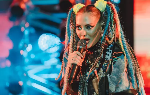 delia-matache-intoarce-banii-cu-lopata-1