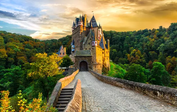 Wonderful,Romantic,Medieval,Castles,Of,Germany,In,Autumn,Colours,Over