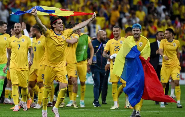 26.06.2024, xpsx, UEFA Euro 2024 Vorrunde, Slowakei – Rumänien v.l. jubel nach dem Spiel Achtelfinale Ianis Hagi (Rumäni