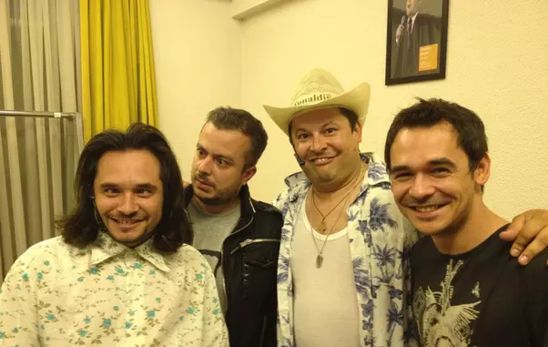 403533_10150720383643710_1265462746_n