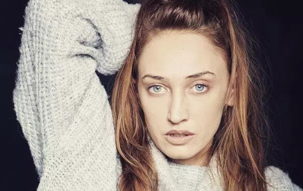 ilona brezoianu 12