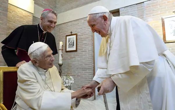 Pope Francis and new cardinals visit Pope Benedict XVI at the Vatican / Photo 2022