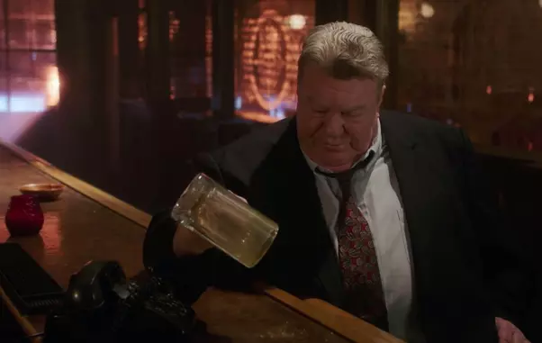 Celebrities salute James Burrows in a comedy sketch during the TV special „All-Star Tribute to James Burrows”