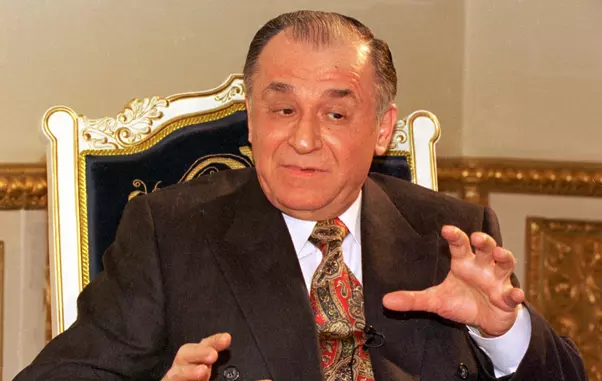CD A 1 – Interviu cu presedintele Ion Iliescu1996 ©  Mediafax Foto