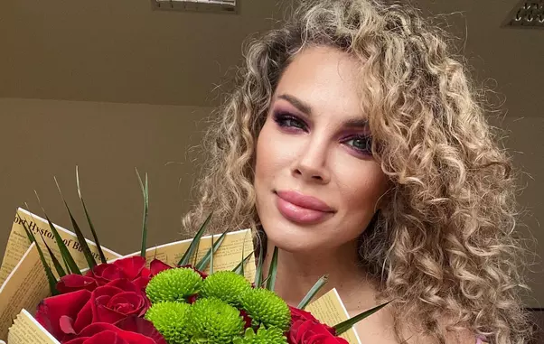 Cine-este-Alina-Laufer-