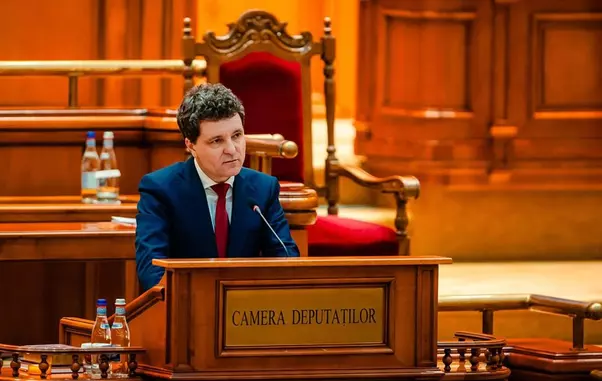 nicusor dan in parlament