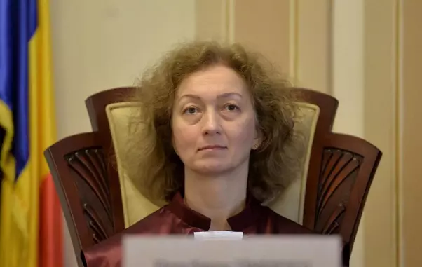 Simina Tănăsescu0