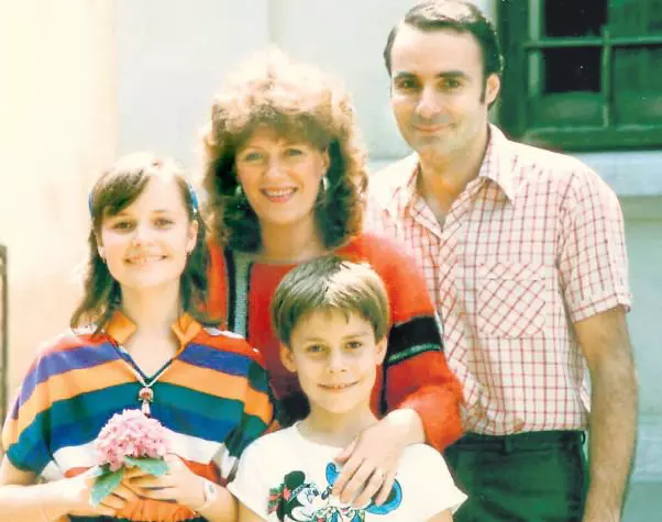 Stela Enaache si familia sa