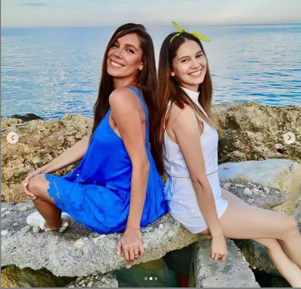 Cum arată Teodora, sora Irinei Fodor  (3)