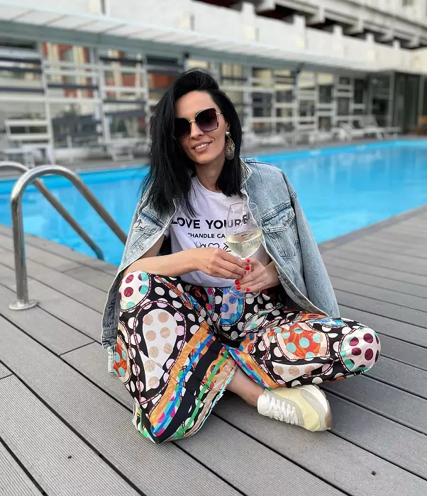 EXCLUSIV. "Nu am luat niciodată ideea celebrității în serios". Ce nu știe, încă, lumea despre Cosmina Păsărin