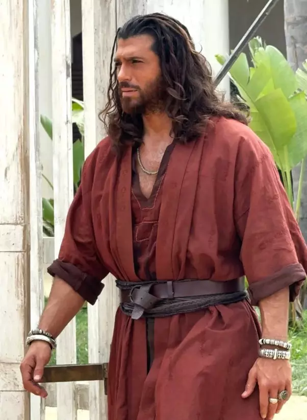 Can Yaman (5)