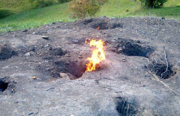 Focul Viu Din Lopătari Un Fenomen Al Naturii