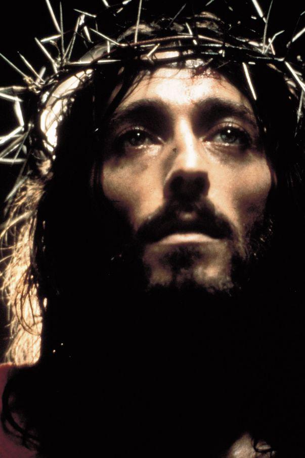 Cum Arată Actorul Robert Powell La 43 De Ani După Apariția Sa In Iisus Din Nazareth