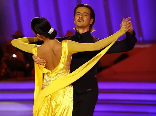 alina-sora-lui-mihai-petre-o-tanara-frumoasa-si-talentata-e-o-dansatoare-foarte-buna-pot-spune-ca-e-pe_size2